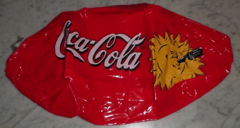 25107-1 € 3,00 coca cola strandbal afb zon 45cm.jpeg